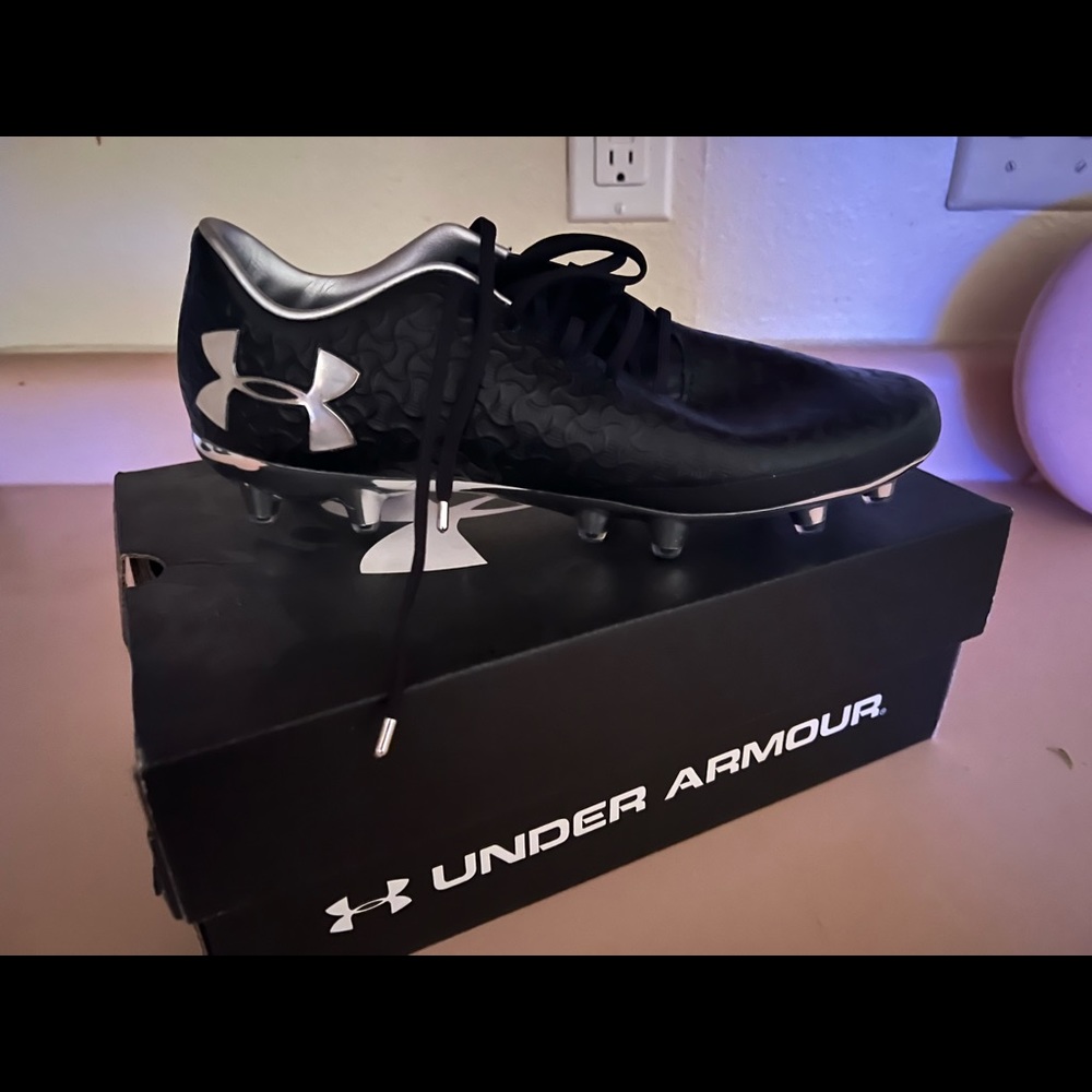 New UAWomen’s Soccer Shoes - Magnetico Pro FG T
